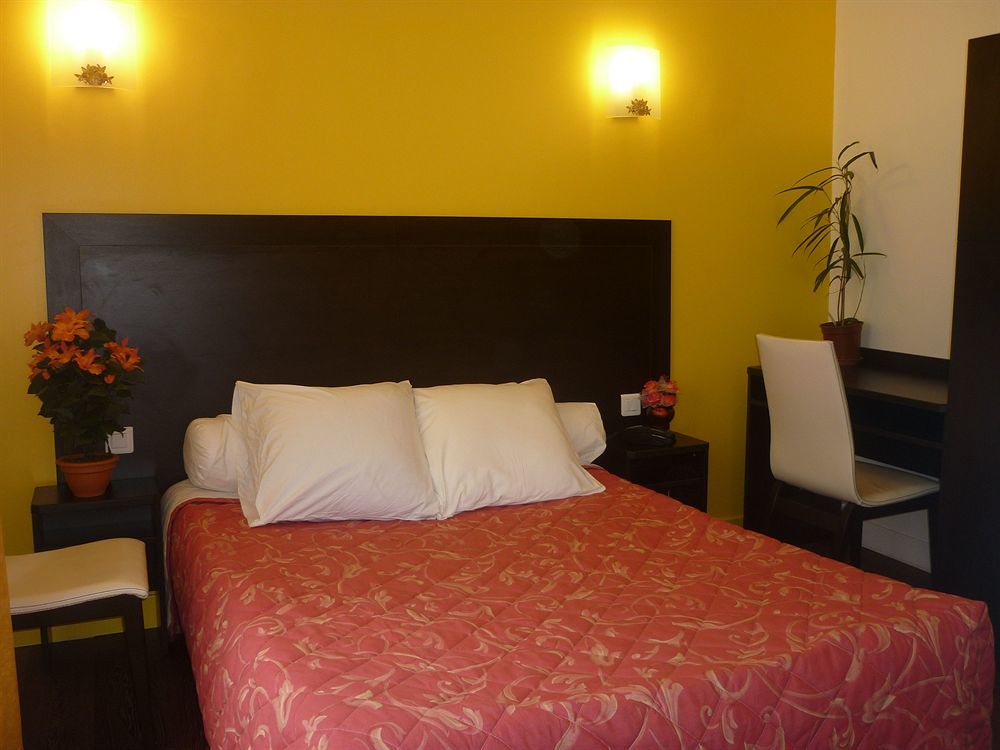Le Myosotis Hotel ปารีส ภายนอก รูปภาพ